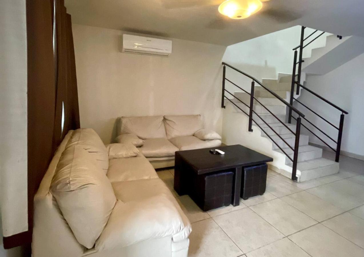 Vila Altabrisa Residencial Monterrey Exteriér fotografie